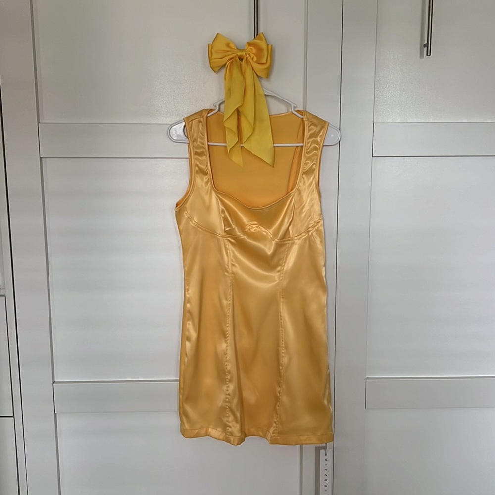 Yellow!!! Dress with Matching Bow - Picture 12 of 12